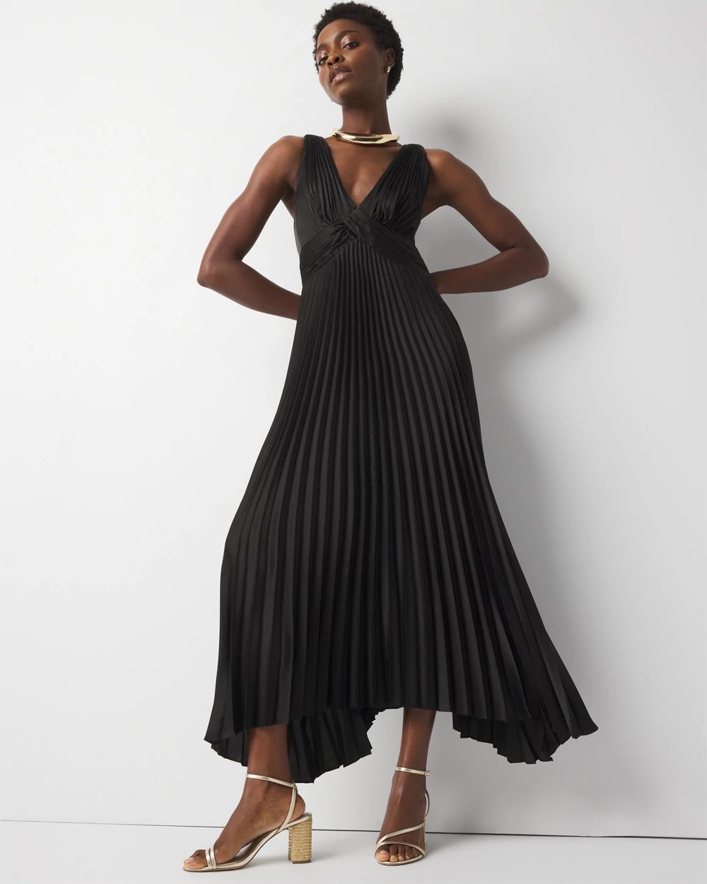 パーティードレス Shaina Sleeveless Pleated Midi Dress Sleeveless Pleated Halter Midi Dress | White House Black Market